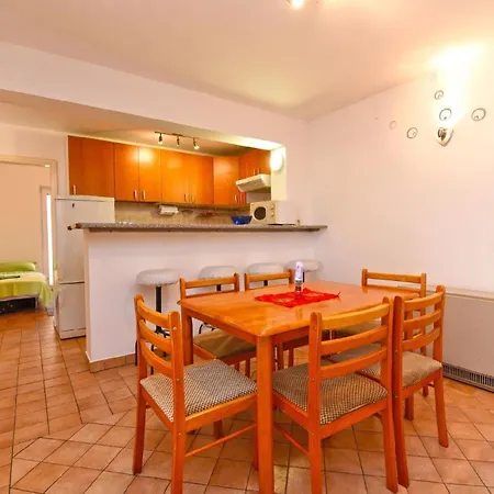 Ferienwohnung Fur 6 Personen Ca 60 Qm In Pula, Istrien Istrische Riviera Apartment Pula