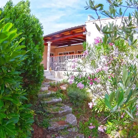 Apartment Ferienwohnung Fur 6 Personen Ca 60 Qm In Pula, Istrien Istrische Riviera *