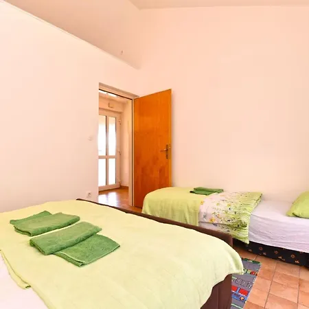 Apartment Ferienwohnung Fur 6 Personen Ca 60 Qm In Pula, Istrien Istrische Riviera *