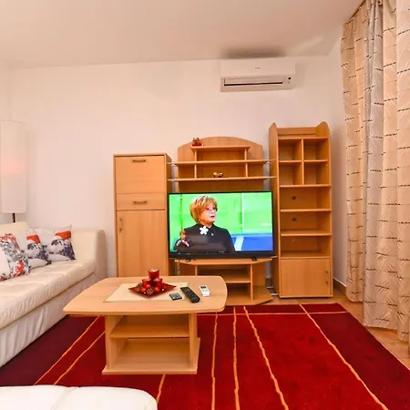 Apartment Ferienwohnung Fur 6 Personen Ca 60 Qm In Pula, Istrien Istrische Riviera